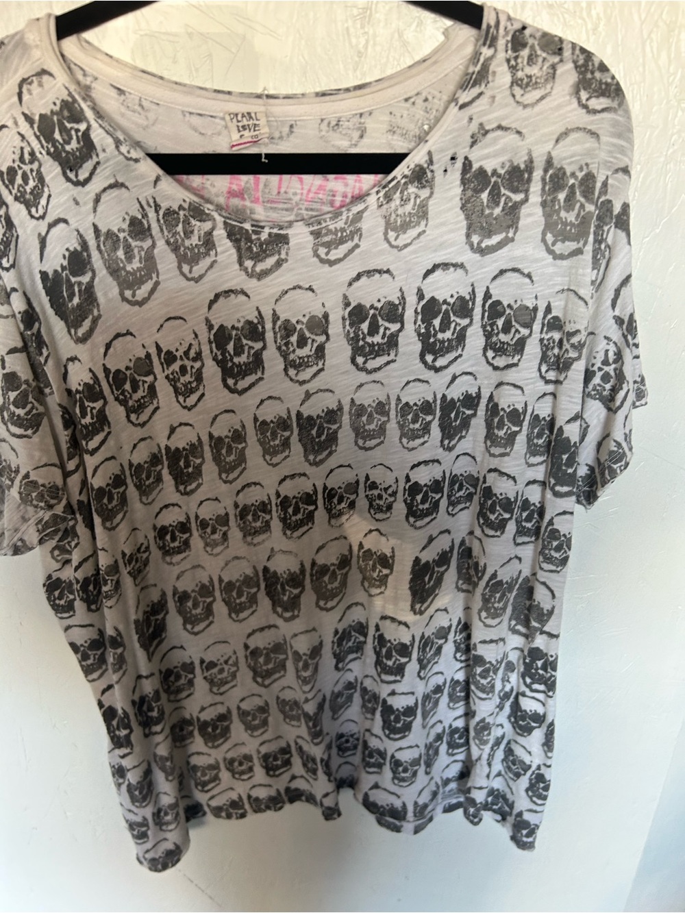 Pearl Gray Short Sleeve Tee with Black Skull Pattern